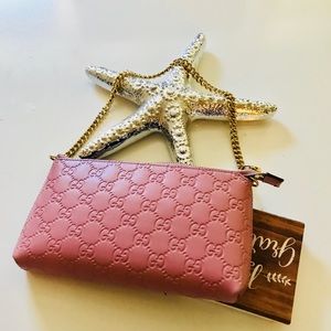 SOLD 🎉🎉🎉Gucci chain clutch